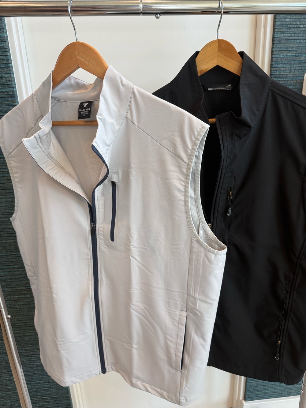 Men’s Vest Bundle Lot of 2 Black & Light Gray Lightweight Zip Vests